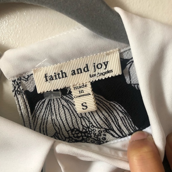 Faith and joy blouse - Picture 5 of 6
